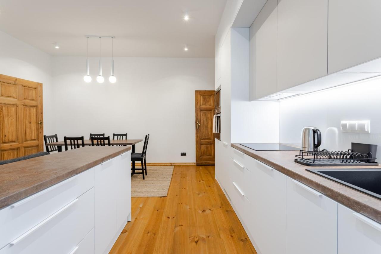 Two Bedroom Very Berry Apartment In Poznan With Desk By Noclegi Renters Luaran gambar