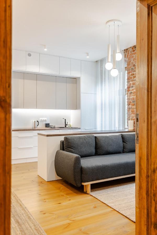 Two Bedroom Very Berry Apartment In Poznan With Desk By Noclegi Renters Luaran gambar