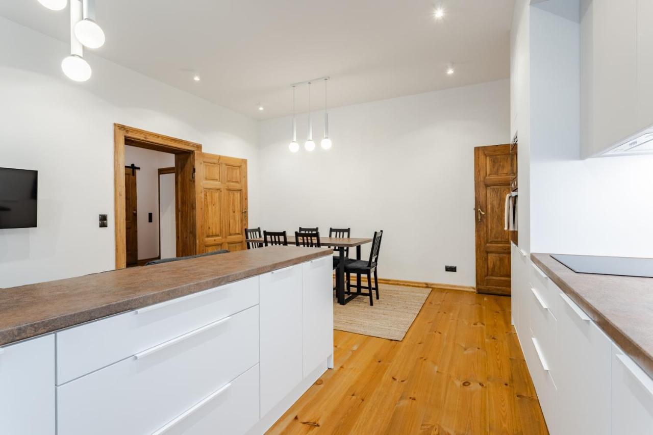 Two Bedroom Very Berry Apartment In Poznan With Desk By Noclegi Renters Luaran gambar