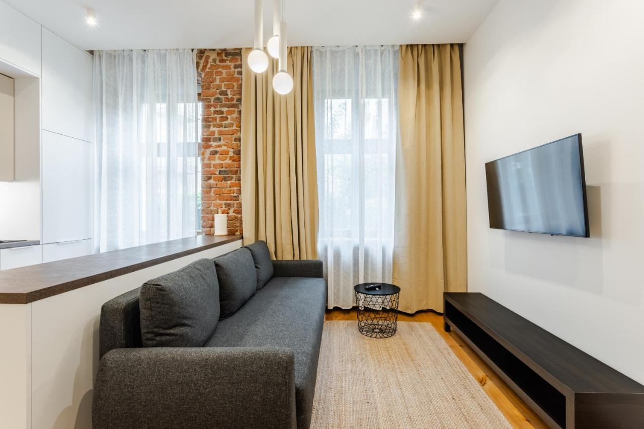 Two Bedroom Very Berry Apartment In Poznan With Desk By Noclegi Renters Luaran gambar